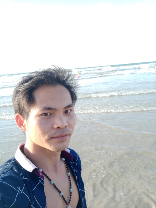 爱已欠费的第一张照片--百色相亲服务中心