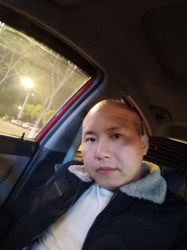 平平淡淡的第二张照片--百色相亲服务中心