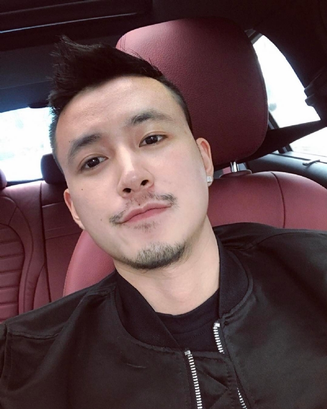 隆刘的第二张照片--百色相亲服务中心