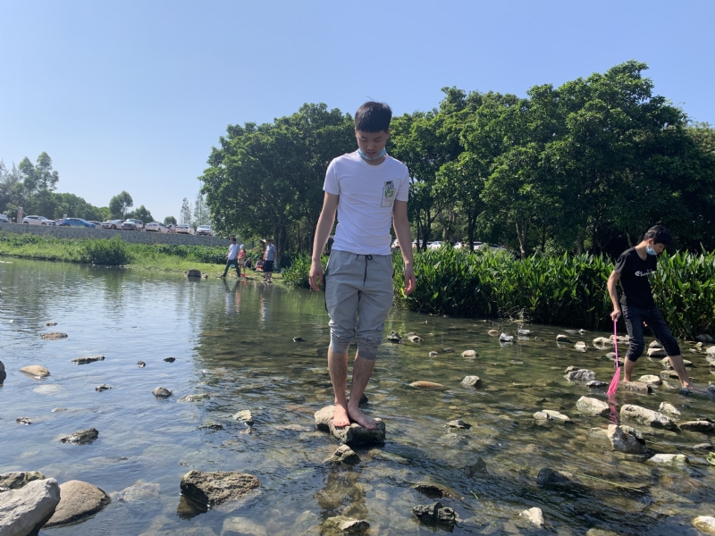 放假吃鸡的第一张照片--百色相亲服务中心