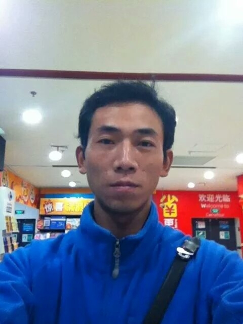 青草地溪水边的第一张照片--百色相亲服务中心