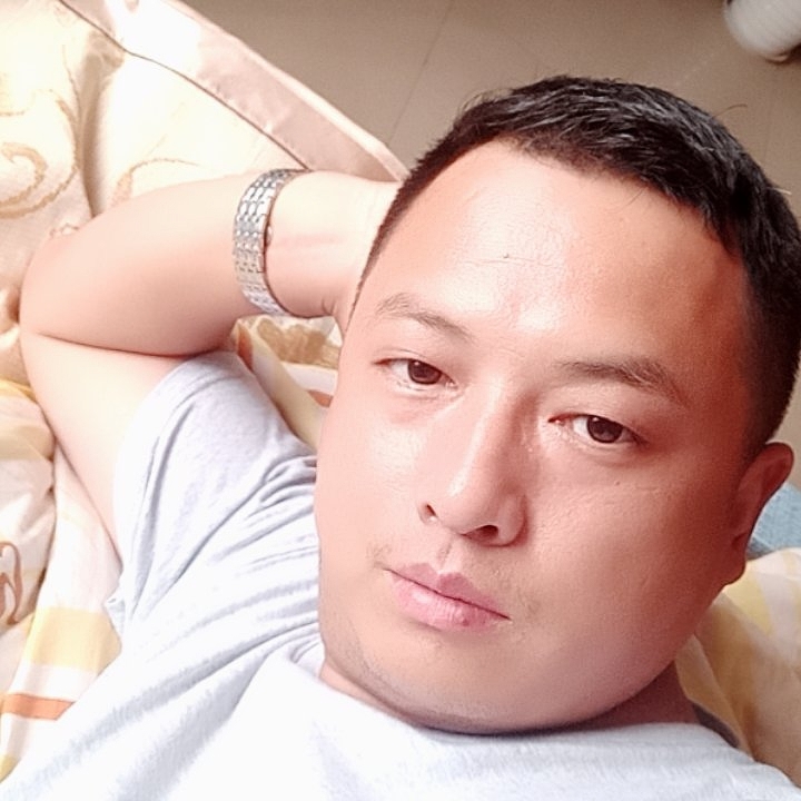 忘世情的第一张照片--百色相亲服务中心