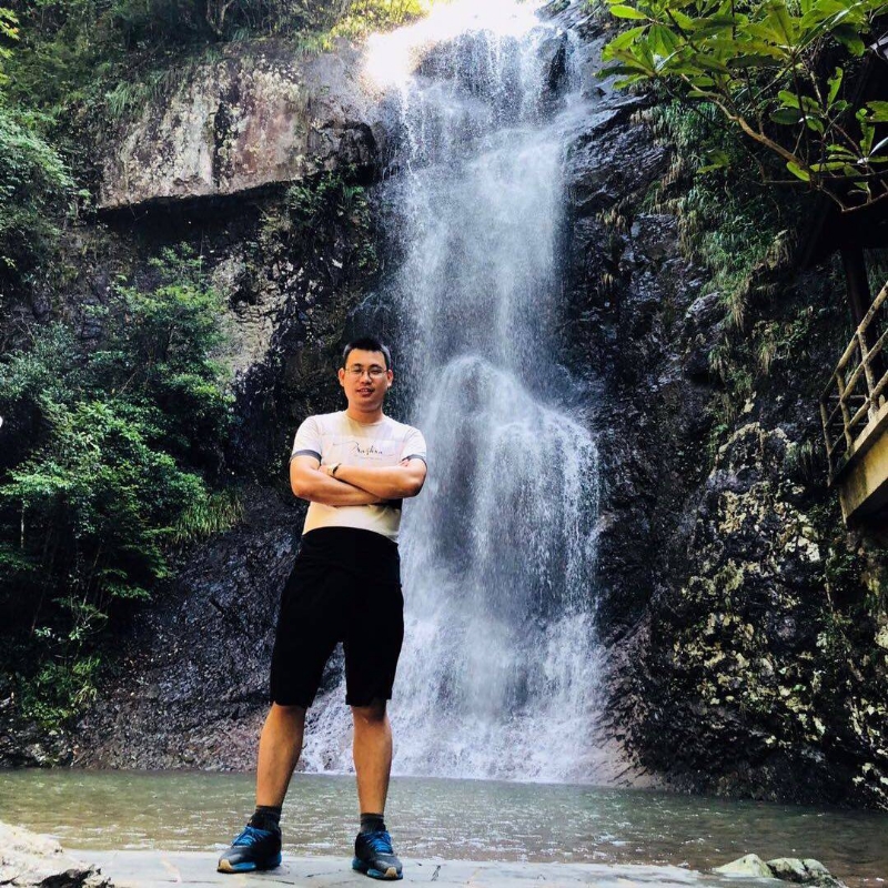 宁静致远的第一张照片--百色相亲服务中心