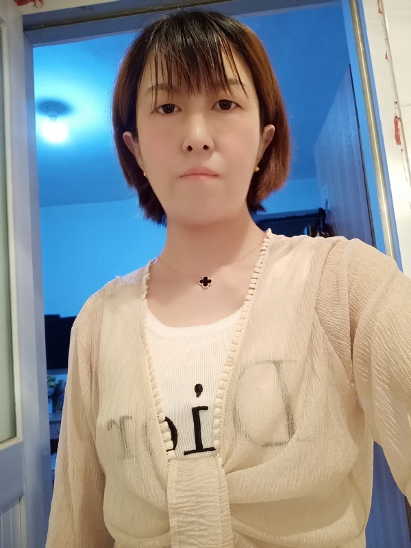 芬儿的第一张照片--百色相亲服务中心