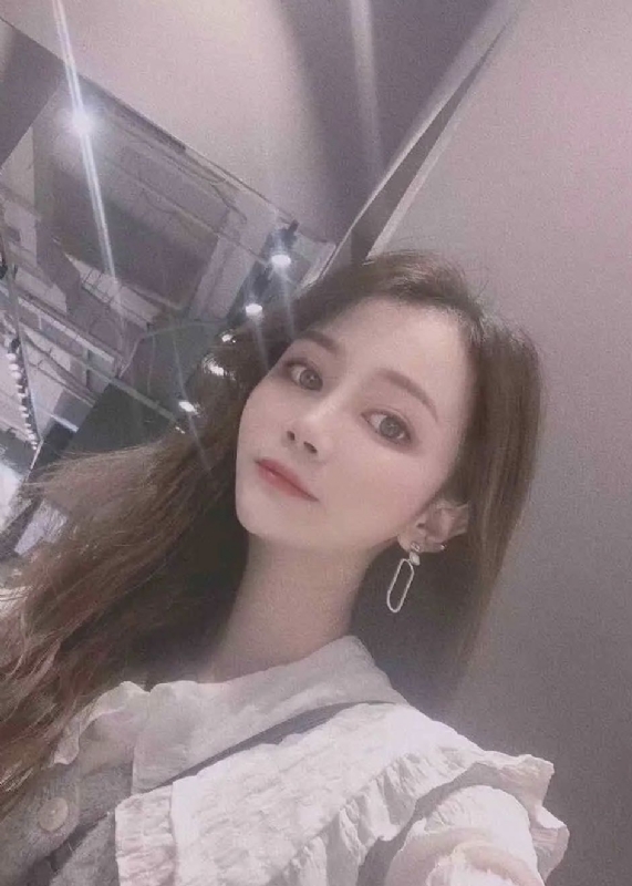 蓉蓉呀的第一张照片--百色相亲服务中心