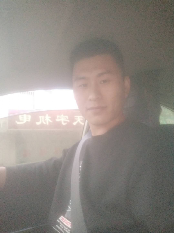 老鼠爱上猫的第一张照片--百色相亲服务中心