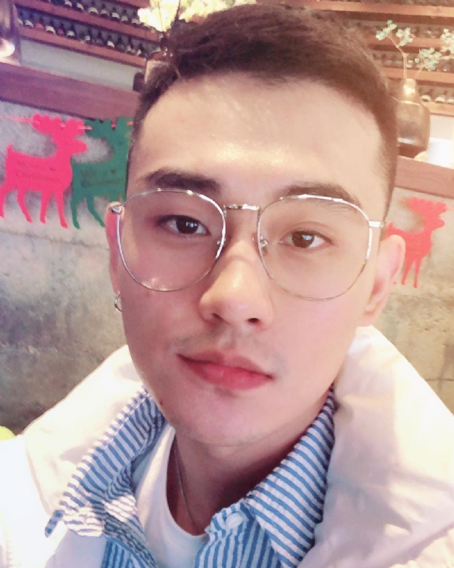 胡强很孤单的第一张照片--百色相亲服务中心