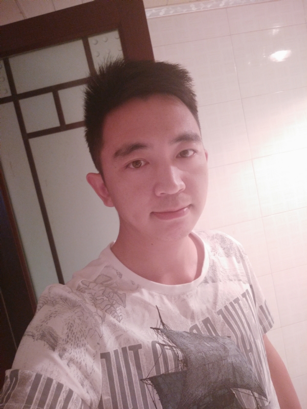 彭亮的第一张照片--百色相亲服务中心