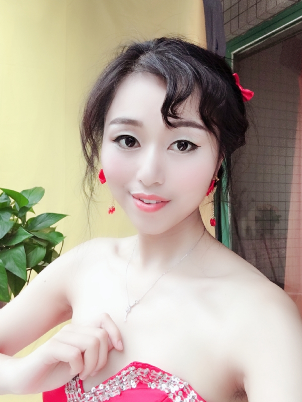 薇薇的第一张照片--百色相亲服务中心