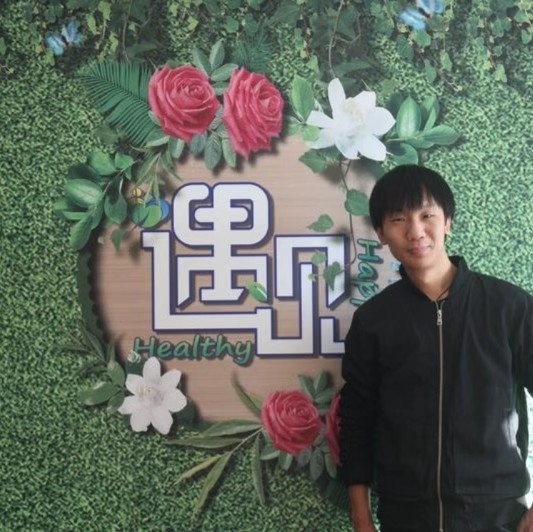 影视人~混爷张的第一张照片--百色相亲服务中心