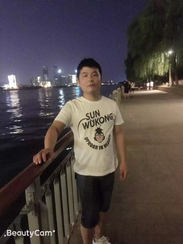 古月的第一张照片--百色相亲服务中心