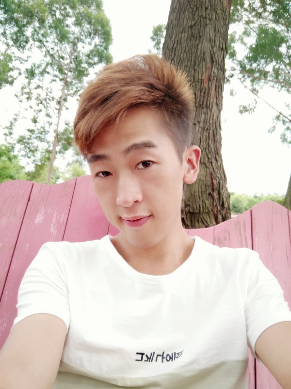 一觉睡到小时候的第一张照片--百色相亲服务中心