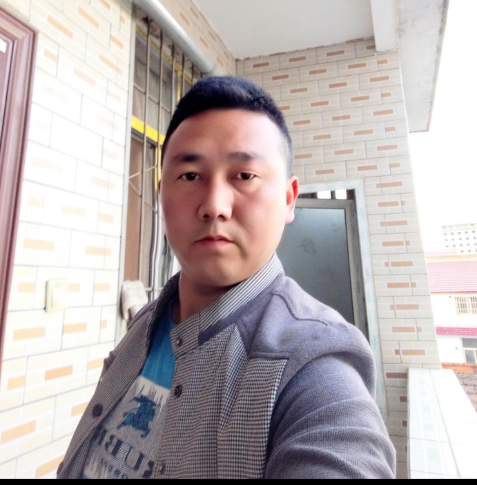 帅帅的大叔的第一张照片--百色相亲服务中心