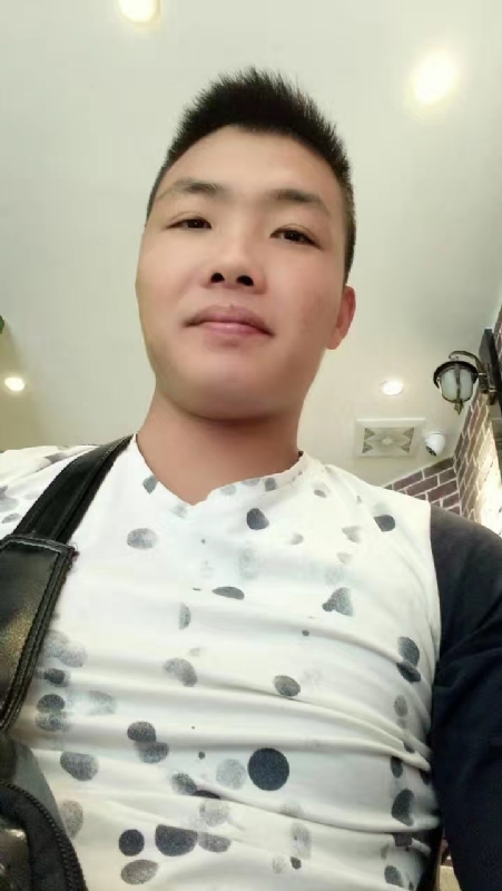 吃生蚝的小乖乖的第一张照片--百色相亲服务中心