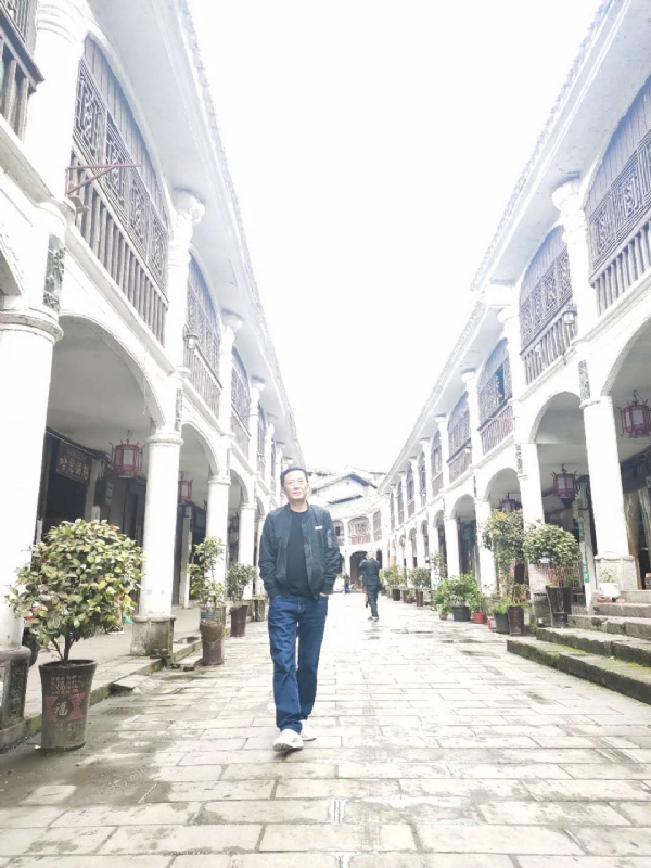 斌哥哥的第一张照片--百色相亲服务中心