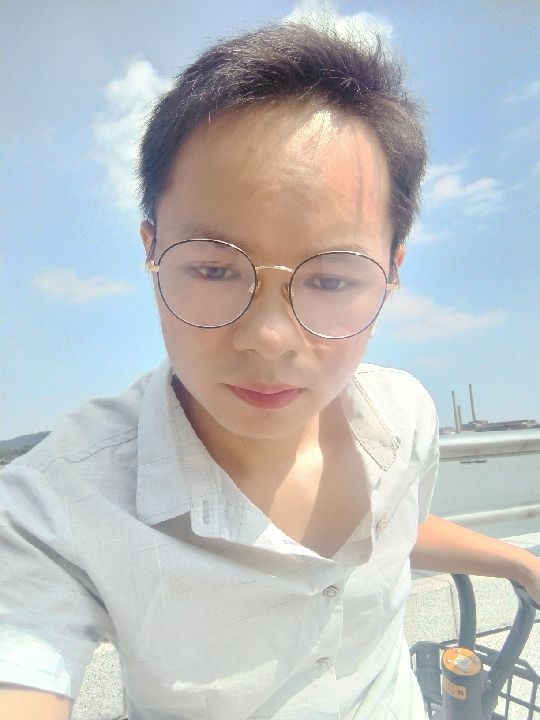 楠呐的第三张照片--百色相亲服务中心