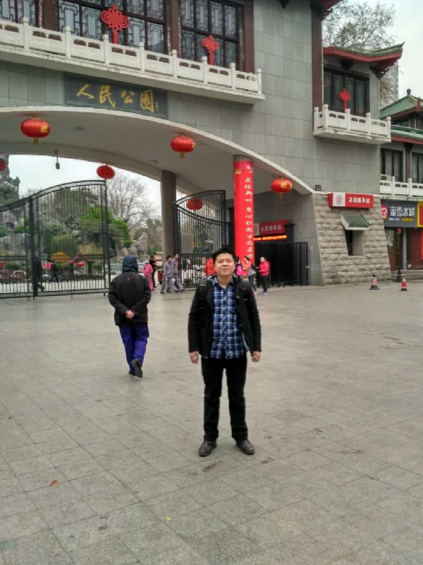 在奋斗的第一张照片--百色相亲服务中心