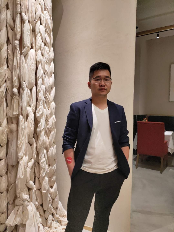 在路上的第二张照片--百色相亲服务中心