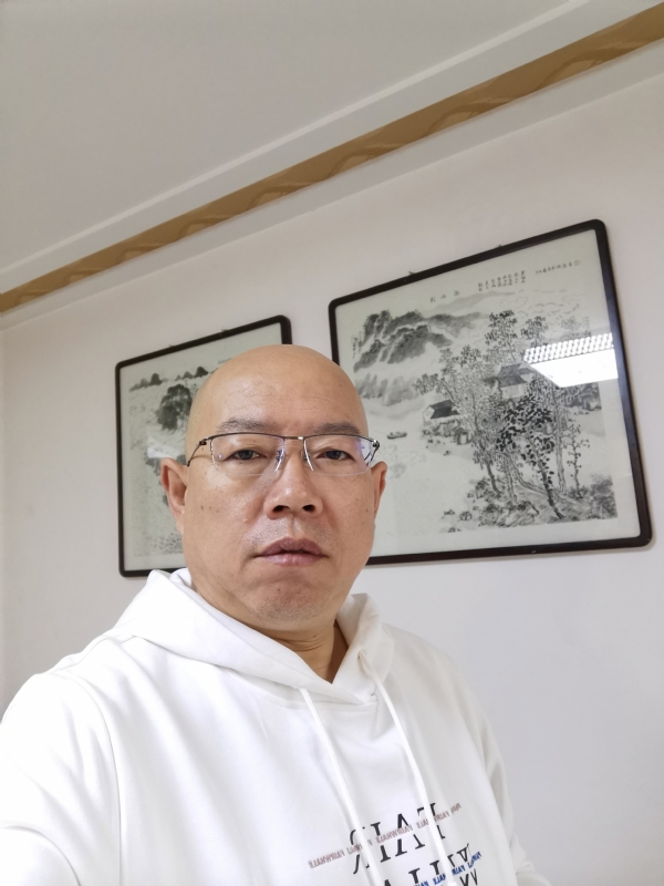 光头博士的第一张照片--百色相亲服务中心