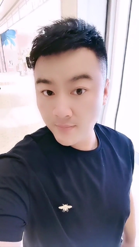 微风徐徐的第二张照片--百色相亲服务中心