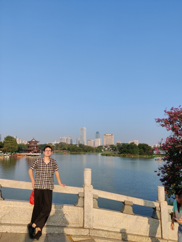 萍水相逢晏的第一张照片--百色相亲服务中心