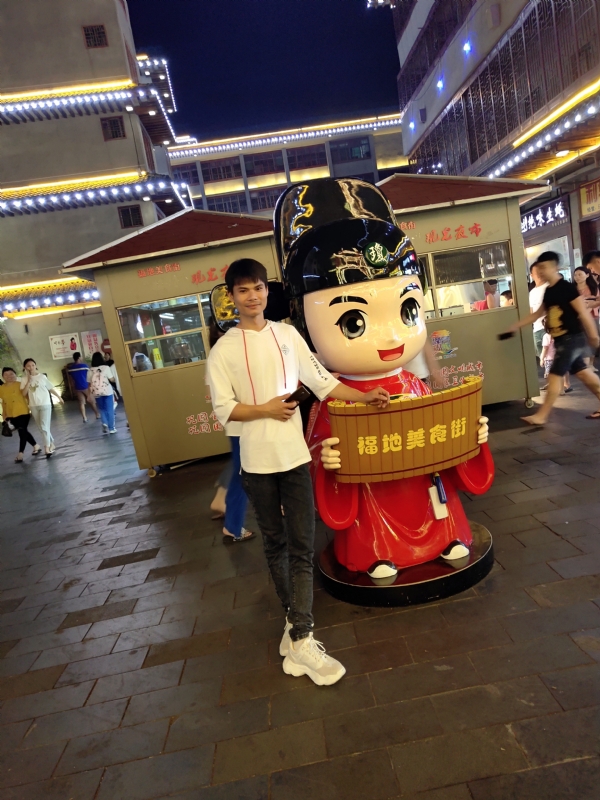 圆嘟嘟的瘦子的第一张照片--百色相亲服务中心