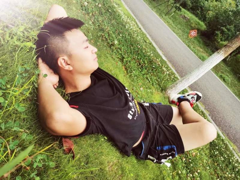 危笑的第一张照片--百色相亲服务中心