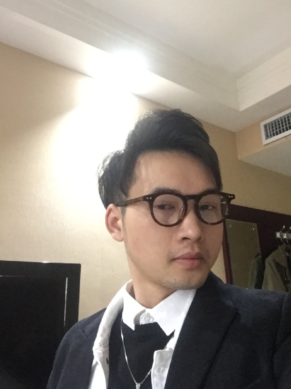 曾亮的第一张照片--百色相亲服务中心