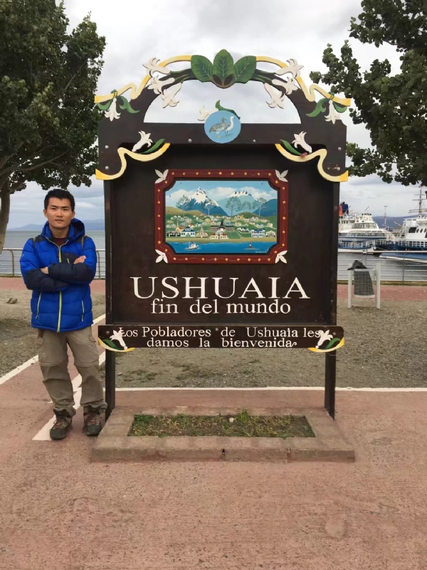 龍少的第一张照片--百色相亲服务中心