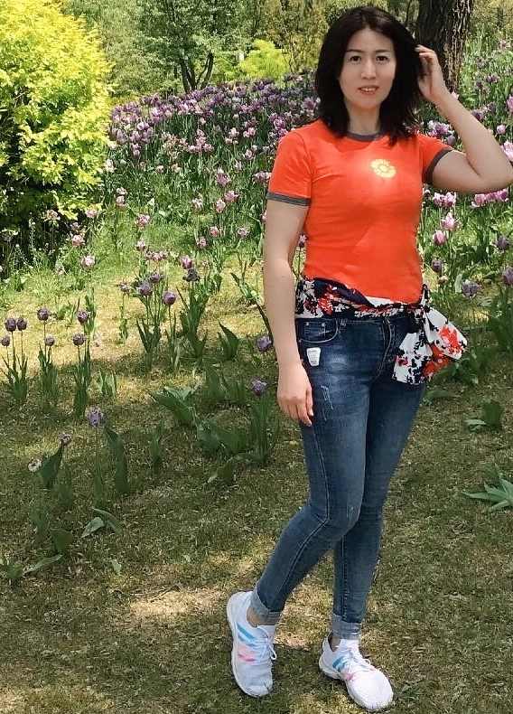 华的第一张照片--百色相亲服务中心