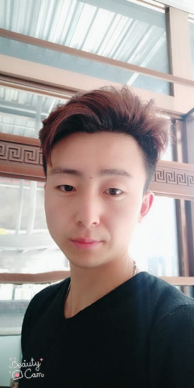 拼命微笑的第二张照片--百色相亲服务中心