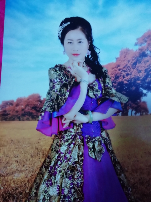 清水芙蓉的第一张照片--百色相亲服务中心