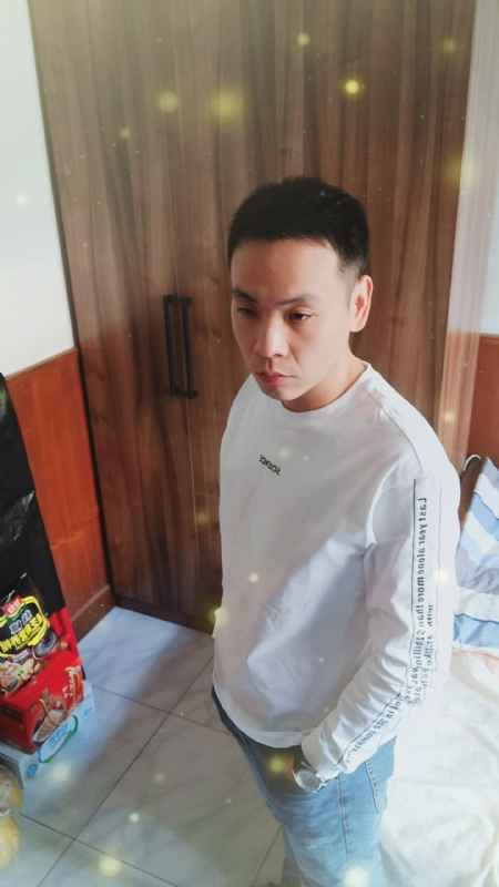 没有蜡笔的小航的第三张照片--百色相亲服务中心