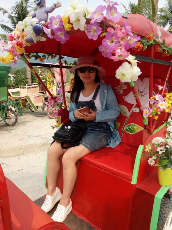 雨纷纷的第一张照片--百色相亲服务中心