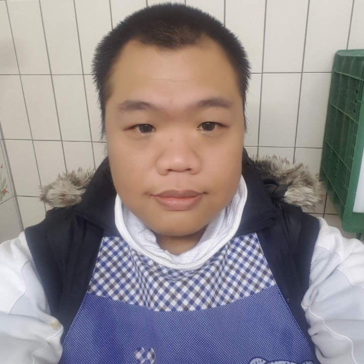 黑熊的第一张照片--百色相亲服务中心