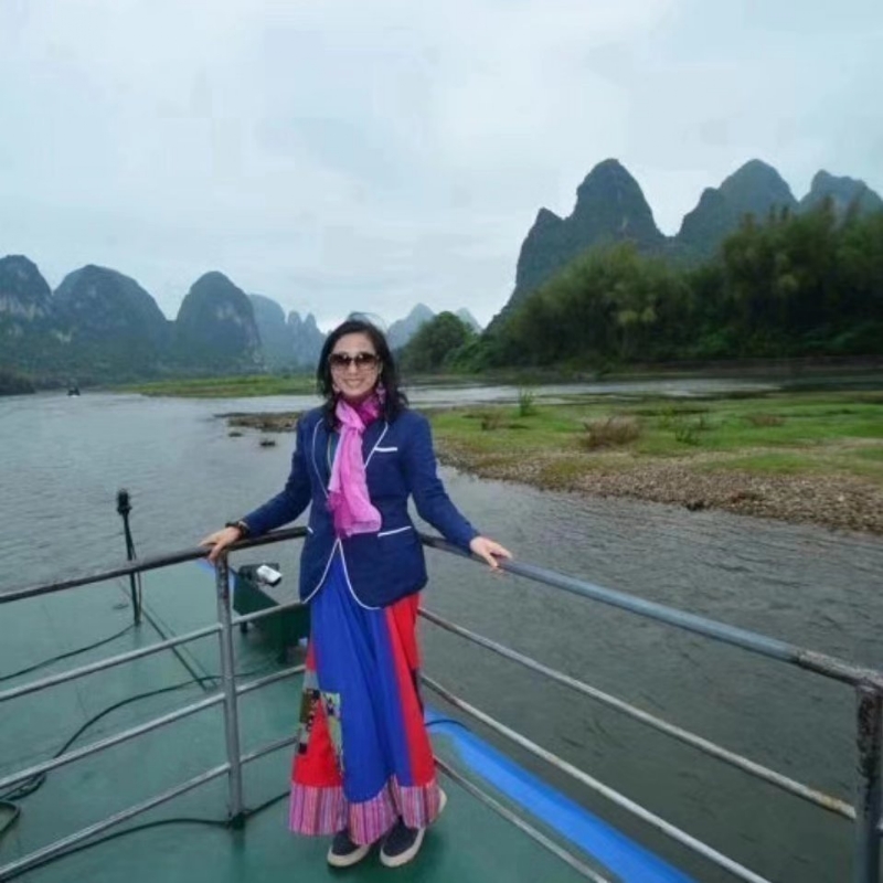 julia的第一张照片--百色相亲服务中心