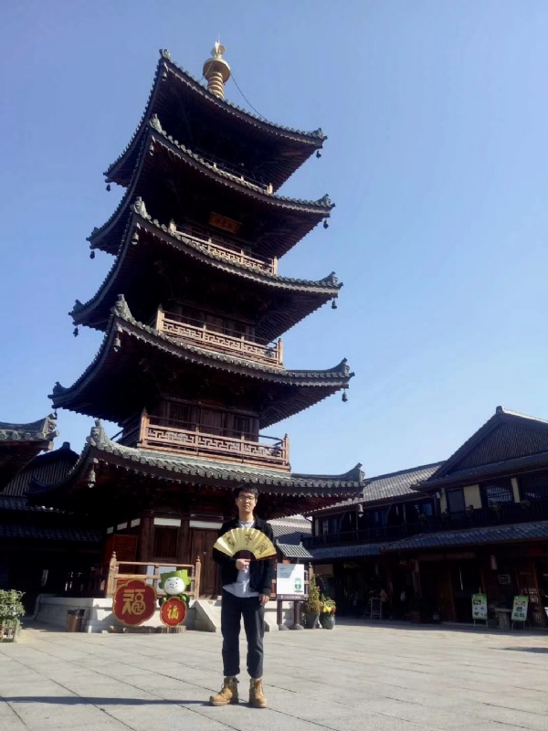 流浪共和的第一张照片--百色相亲服务中心