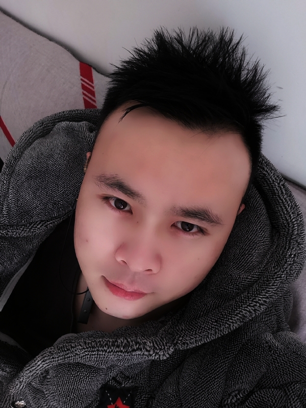 明明的第一张照片--百色相亲服务中心