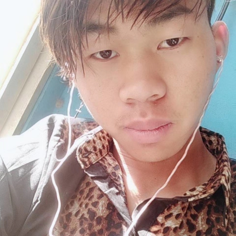 少年不在少的第三张照片--百色相亲服务中心