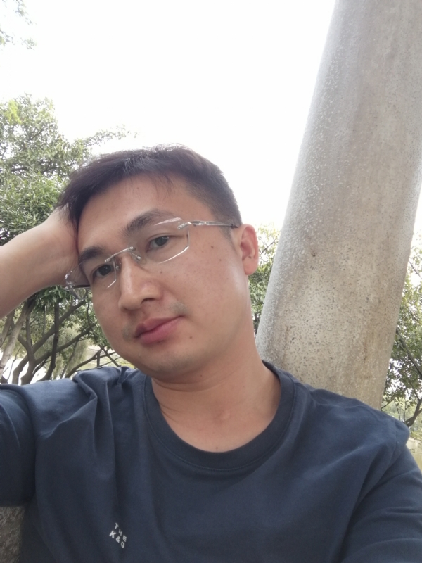 不如随风的第一张照片--百色相亲服务中心