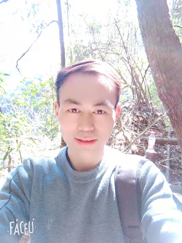 阿龙的第一张照片--百色相亲服务中心