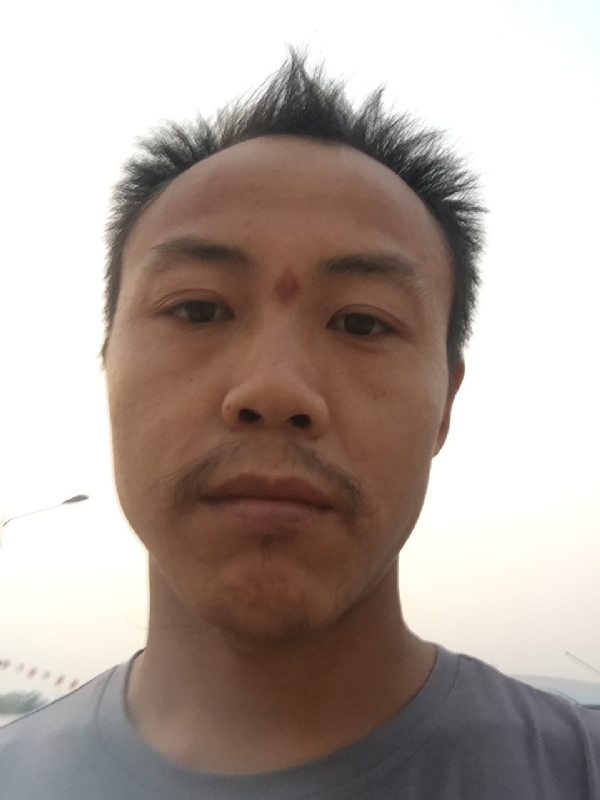 老曹的第一张照片--百色相亲服务中心