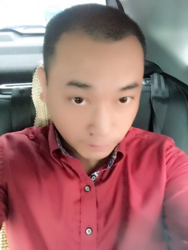 在一个路口等的第一张照片--百色相亲服务中心