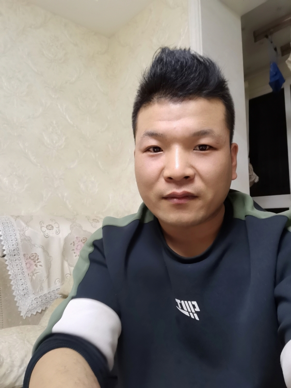 小猪猪的第一张照片--百色相亲服务中心