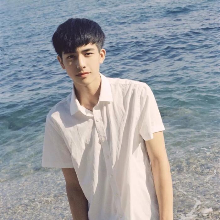 啊巴啊巴的第一张照片--百色相亲服务中心