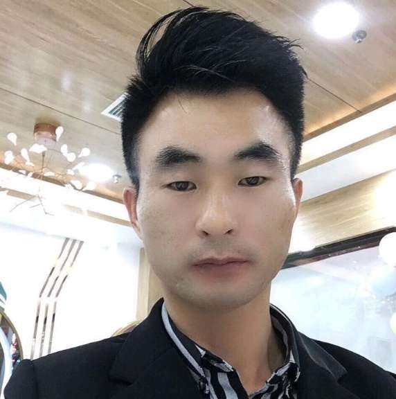 情系半生的第一张照片--百色相亲服务中心