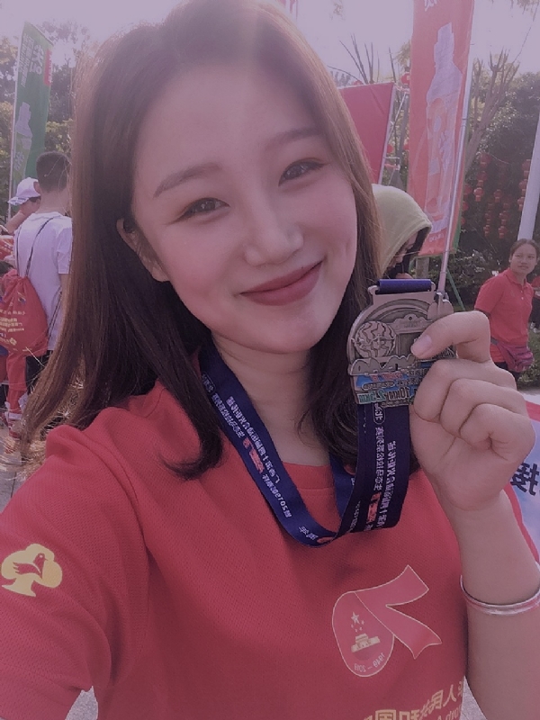 大熊猫的第一张照片--百色相亲服务中心