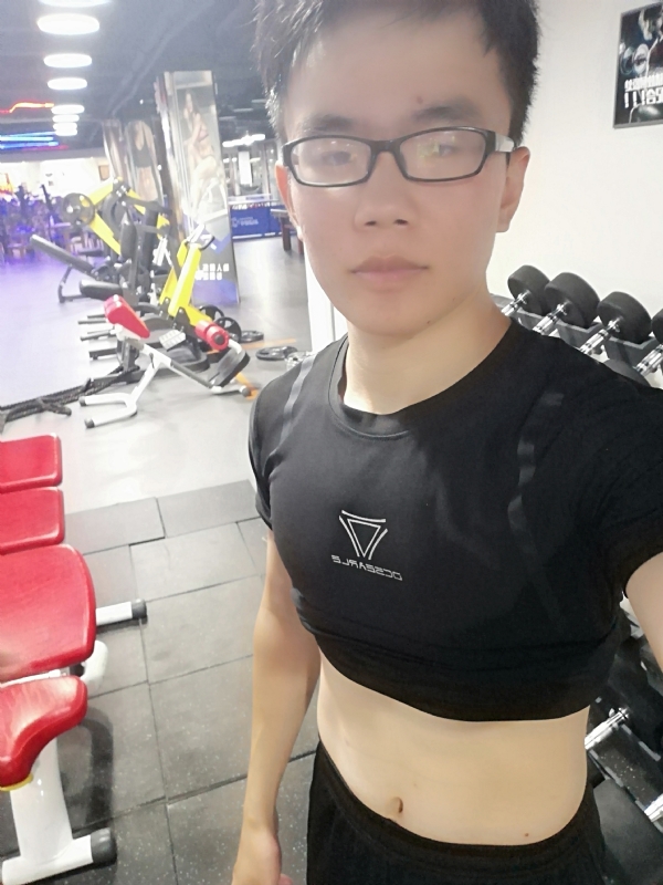 石榴裙下的第一张照片--百色相亲服务中心