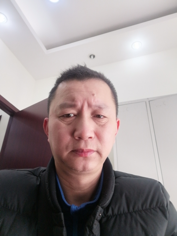 相视而笑的第一张照片--百色相亲服务中心