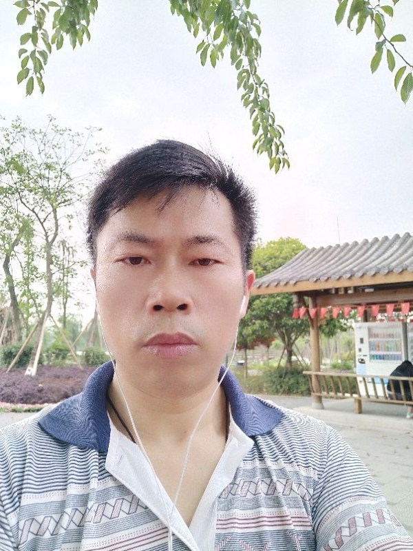 一个人的孤单的第一张照片--百色相亲服务中心